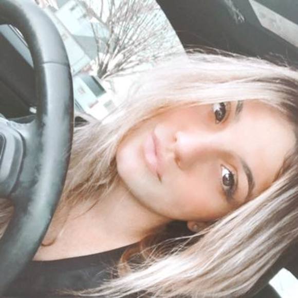 Meet your Posher, Juliana - Picture 1 of 1